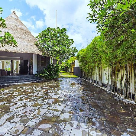 Villa Diana Bali 16 Bedrooms เซมินยัค ภายนอก รูปภาพ