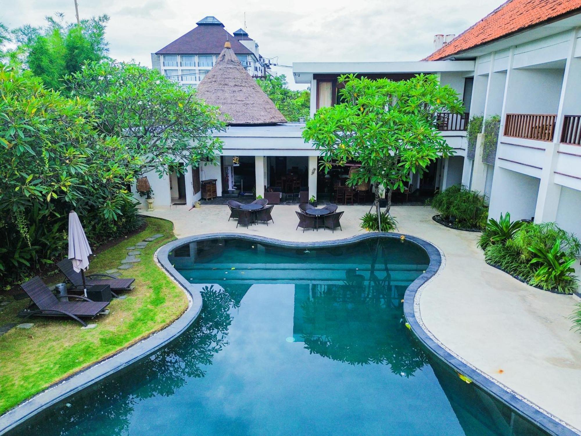 Villa Diana Bali 16 Bedrooms เซมินยัค ภายนอก รูปภาพ