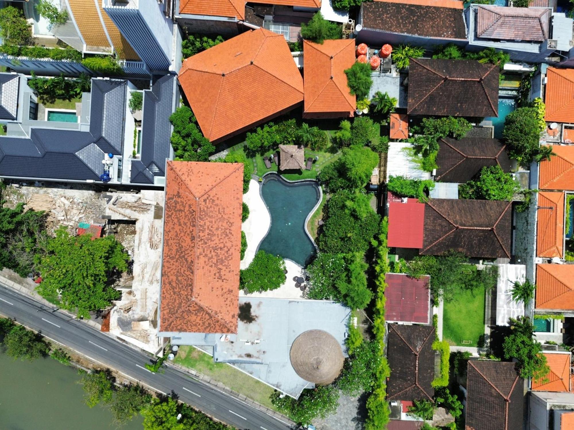 Villa Diana Bali 16 Bedrooms เซมินยัค ภายนอก รูปภาพ