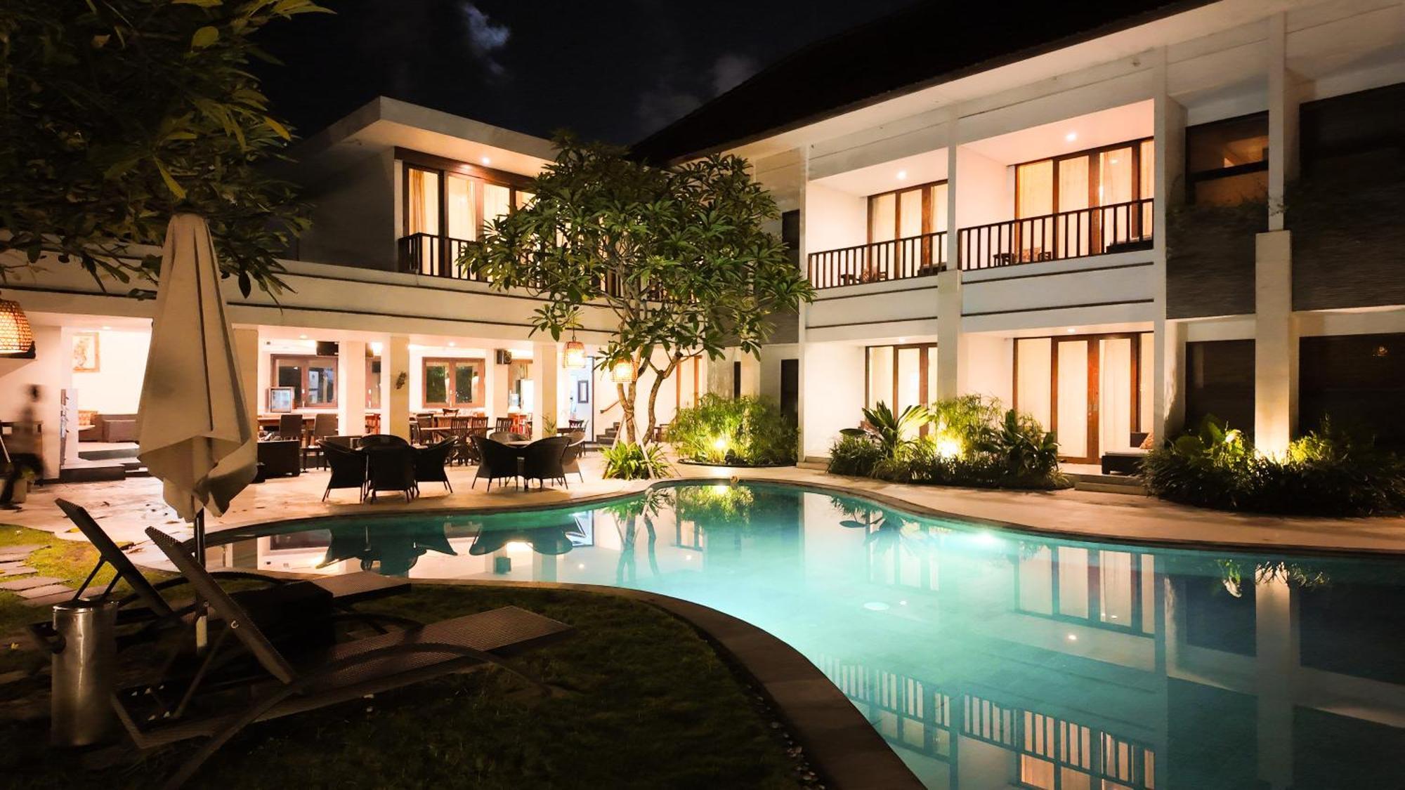 Villa Diana Bali 16 Bedrooms เซมินยัค ภายนอก รูปภาพ