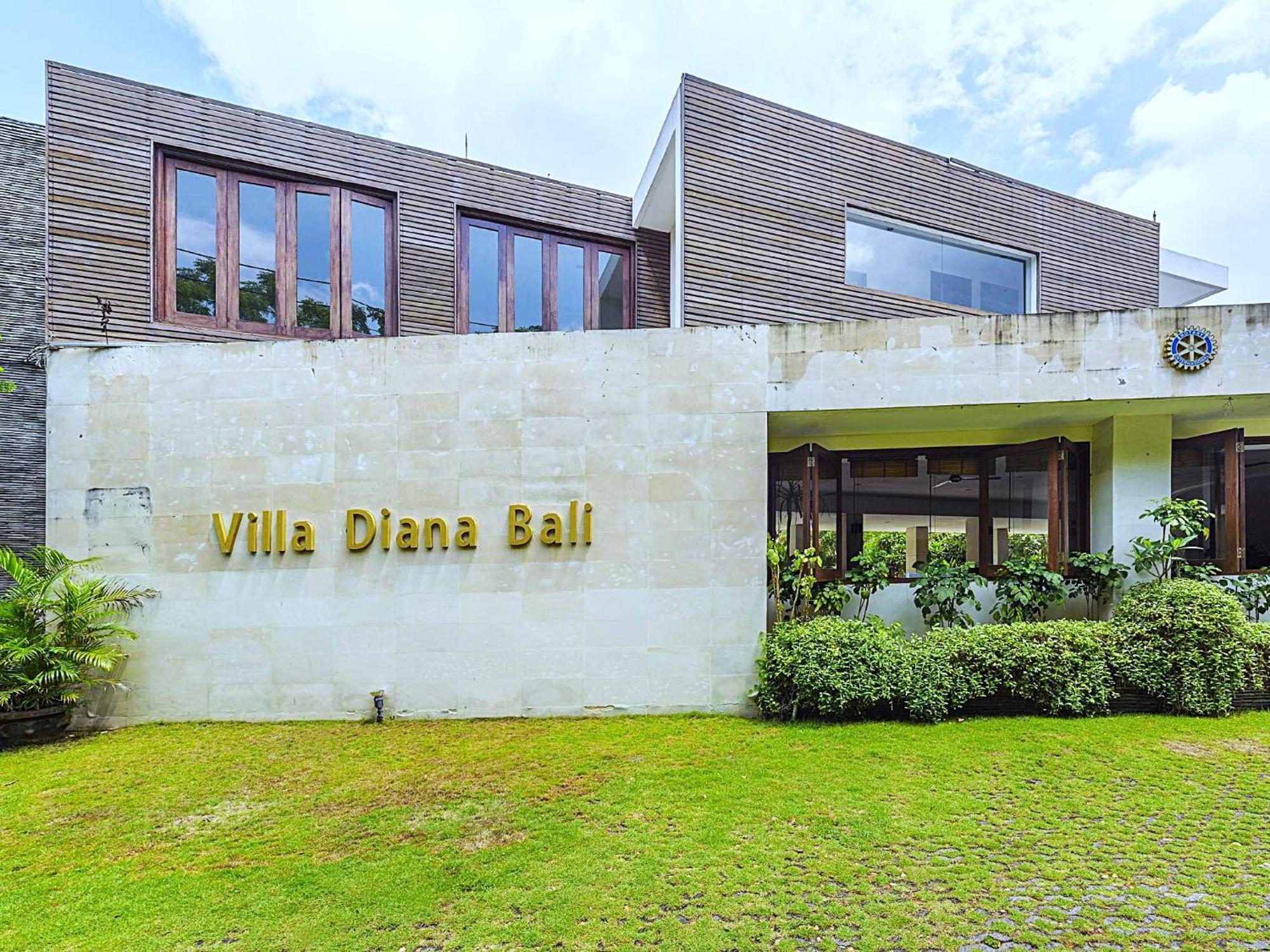 Villa Diana Bali 16 Bedrooms เซมินยัค ภายนอก รูปภาพ