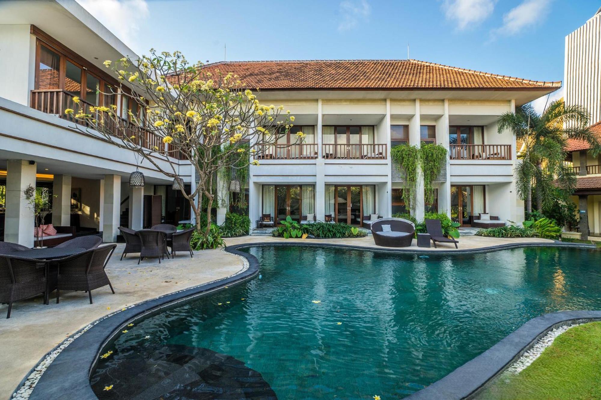 Villa Diana Bali 16 Bedrooms เซมินยัค ภายนอก รูปภาพ